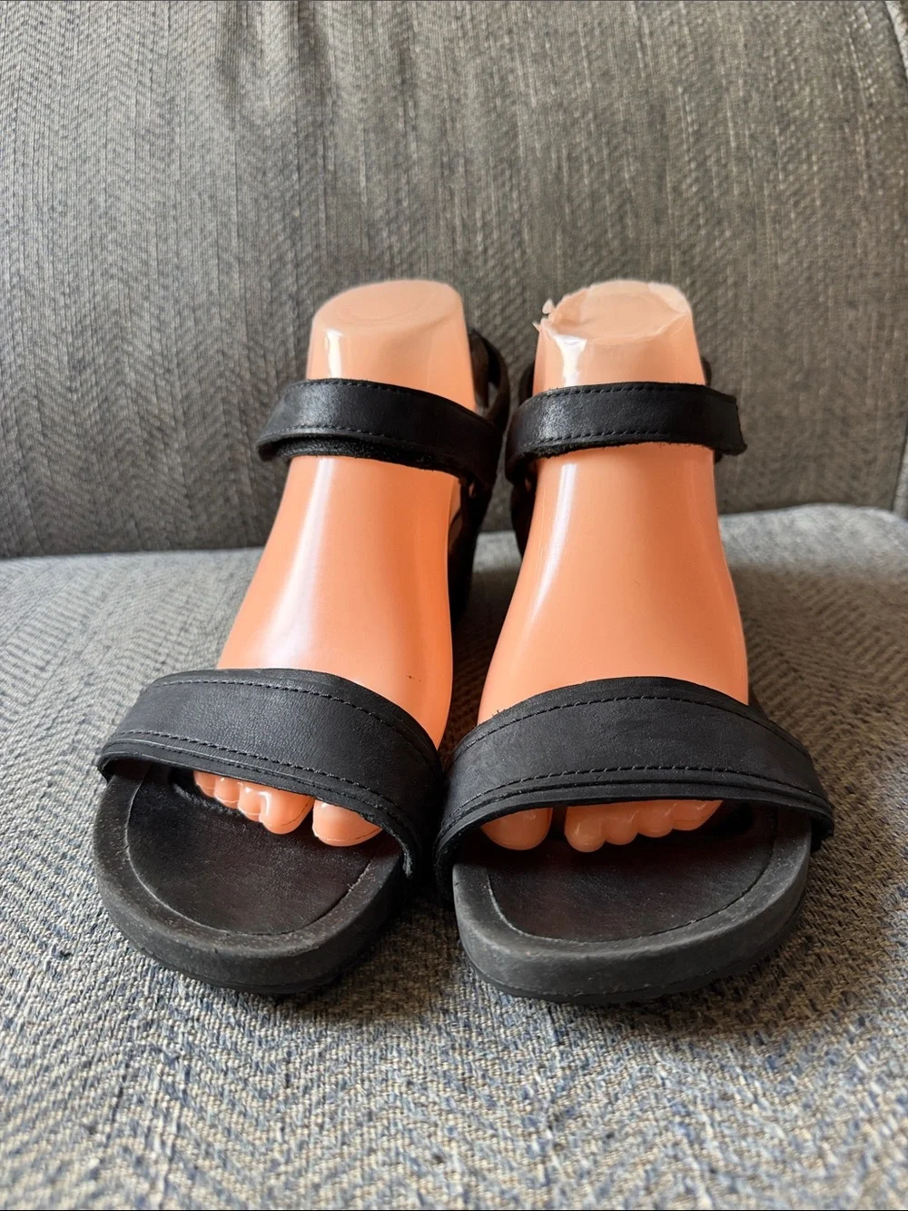 Teva Women’s Cabrillo Black Leather Wedge Sandals Size: 10